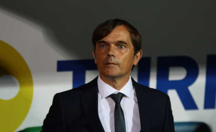 Fenerbahçe Teknik Direktörü Phillip Cocu, 3-0 yenildikleri Çaykur Rizespor maçı