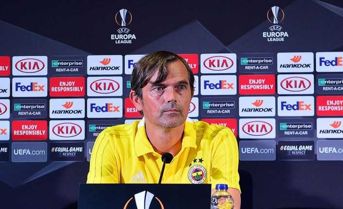 Fenerbahçe Teknik Direktörü Phillip Cocu, Spartak Trnava karşısında tutkulu ve