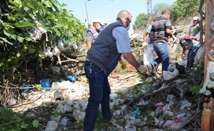 Balıkesir’in Burhaniye ilçesinde bir evden iki traktör ve bir kamyon