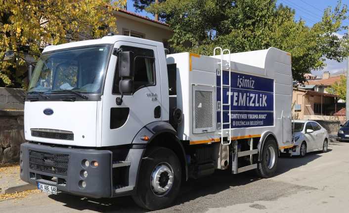 Çöp Konteynerleri düzenli olarak yıkanarak dezenfekte ediliyor.