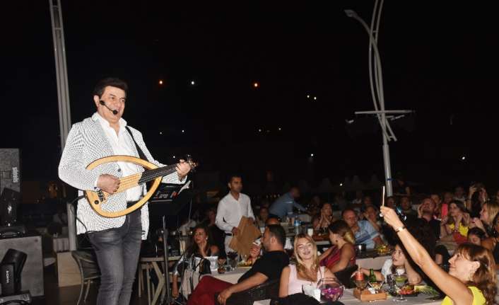 Bayramda Bodrum’da sahne alan Coşkun Sabah’ı dinlemeye, yeni boşandığı eşi