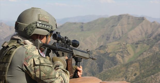 TSK'dan yapılan açıklamada, "Hakkari/Çukurca Zer Tepe Üs bölgesine bölücü terör