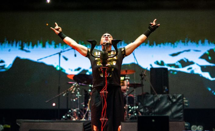 Çukurova Rock Festivali’nin kapanışına Hayko Cepkin damgasını vurdu. 