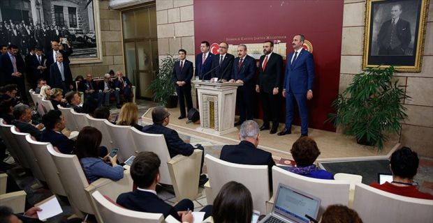 AK Parti ve MHP'nin, siyasi partilerin seçim ittifakına ilişkin düzenlemeyi
