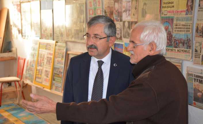 Zile Belediye Başkanı Lütfi Vidinel, 41 yıldır biriktirdiği gazete küpürlerini