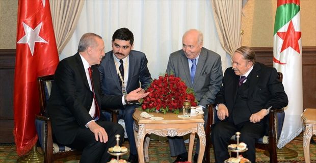 Cumhurbaşkanı Erdoğan, Cezayir Cumhurbaşkanı Buteflika ile bir araya geldi.