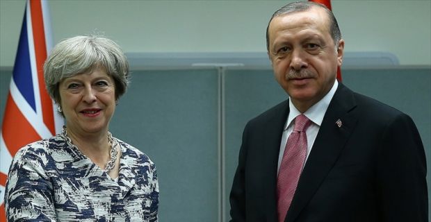 Cumhurbaşkanı Recep Tayyip Erdoğan, İngiltere Başbakanı Theresa May ile telefonda