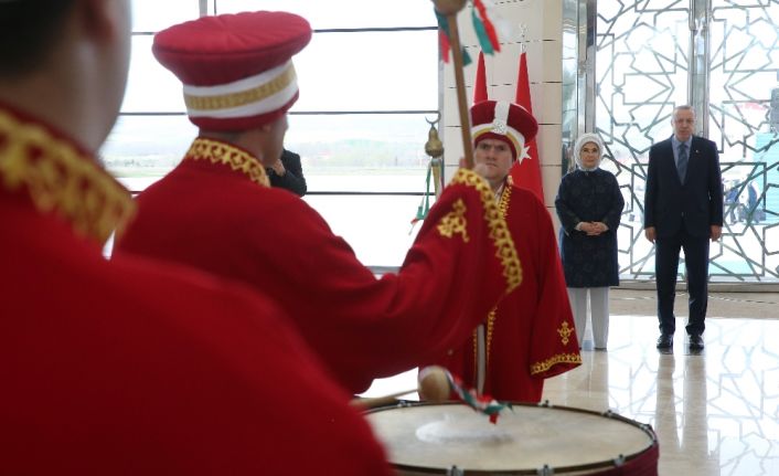 Cumhurbaşkanı Recep Tayyip Erdoğan’ı Esenboğa Havalimanı’nda İzmir Sabahat Akşiray Otistik