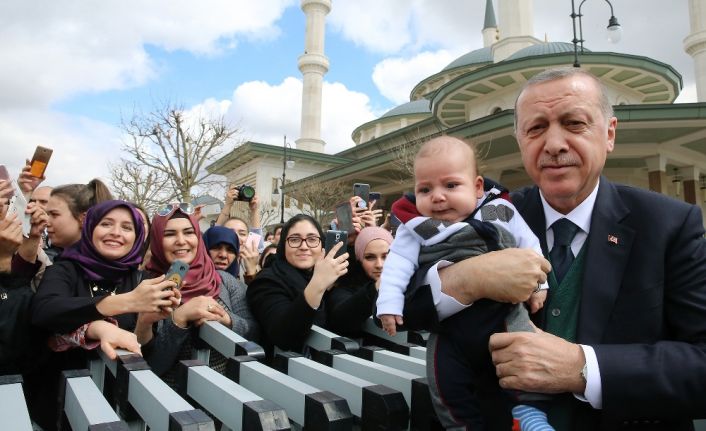 Cuma namazını Cumhurbaşkanlığı Külliyesi’ndeki Millet Camii’nde kılan Cumhurbaşkanı Recep Tayyip