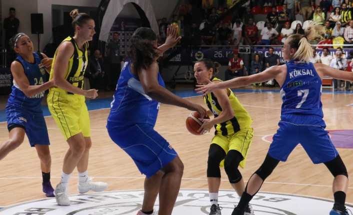 Kadınlar Cumhurbaşkanlığı Kupası finalinde Fenerbahçe ile Hatay Büyükşehir Belediyespor, karşılaştı.