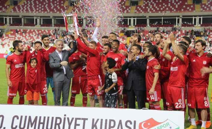 Bu yıl 20’incisi düzenlenen Cumhuriyet Kupası’nı, normal süresi 1-1 biten