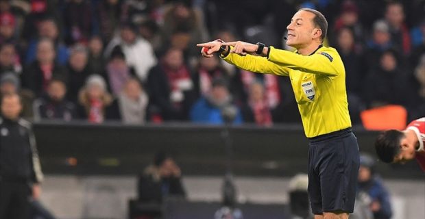 FIFA kokartlı hakem Cüneyt Çakır, UEFA'nın üst düzey hakem kursuna