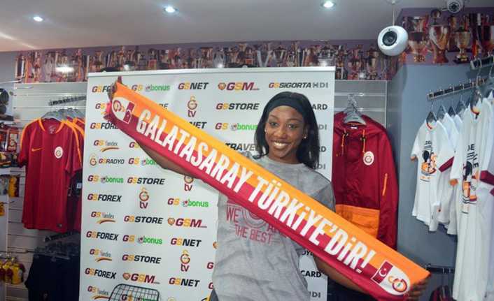 Galatasaray Kadın Voleybol Takımı, 2015-2016 sezonunda da takımda oynayan Amerikalı