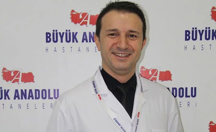 Kemik erimesinin D vitamini eksikliğinden kaynaklandığını belirten Beyin, Omurilik ve