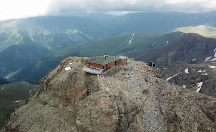 Trabzon ile Bayburt illeri arasında deniz seviyesinden 3 bin 200