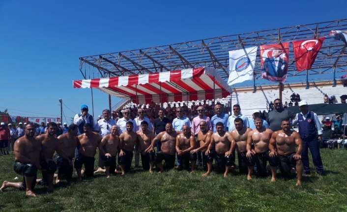 Zonguldak’ın Kozlu ilçesinde bu yıl 32.’si düzenlenen Dağköy Yağlı Güreşleri’nde