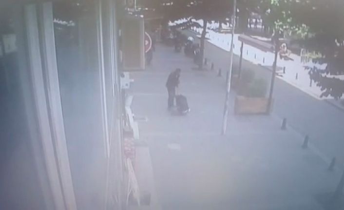 Kağıthane’de tartıştığı karısını sokak ortasında döverken çevredeki vatandaşların meydan dayağı