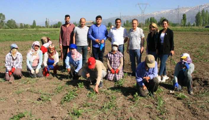 Türkiye Değişim Partisi Genel Başkan Yardımcısı Adnan Delikurt,  14