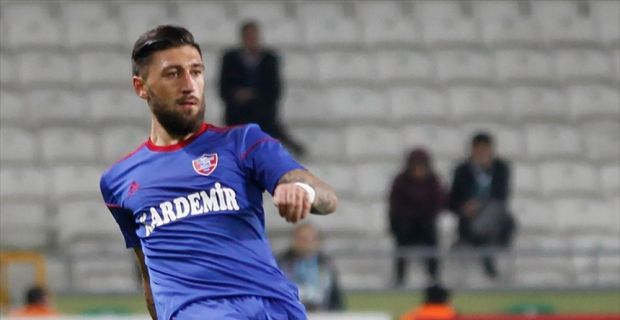 Demir Grup Sivasspor, Kardemir Karabükspor'dan defans oyuncusu Paul Papp'ı kadrosuna