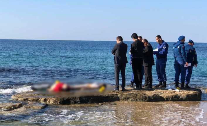 Antalya’nın Alanya ilçesinde sabaha karşı denizde biri kadın 2 ceset