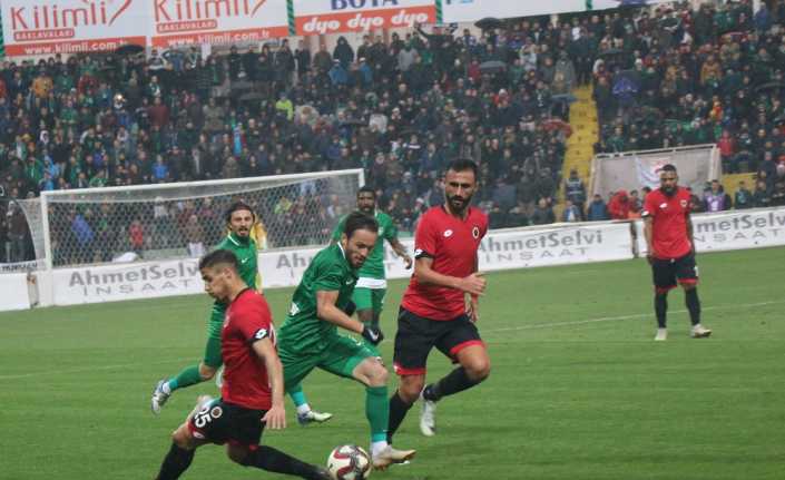Spor Toto 1. Lig’in 15. haftasında Denizlispor, sahasında karşılaştığı Gençlerbirliği
