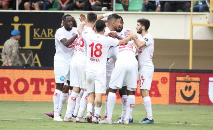 Spor Toto Süper Lig’de geride kalan 11 haftada topladığı 20