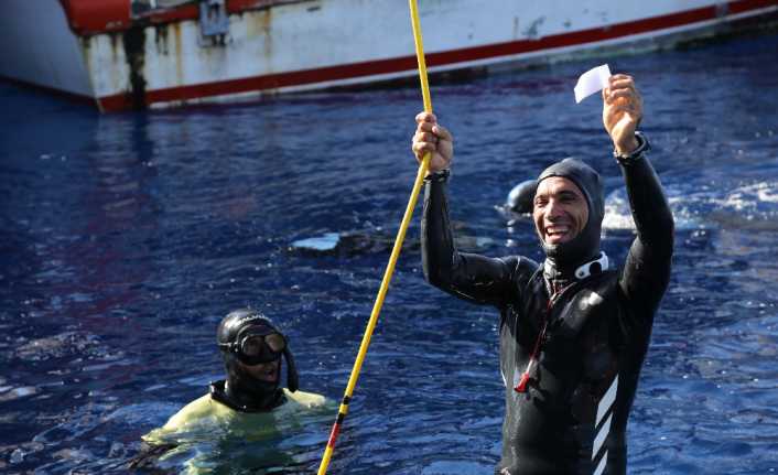 Antalya’nın Kaş ilçesinde Türkiye Sualtı Sporları Federasyonu (TSSF) tarafından gerçekleştirilen
