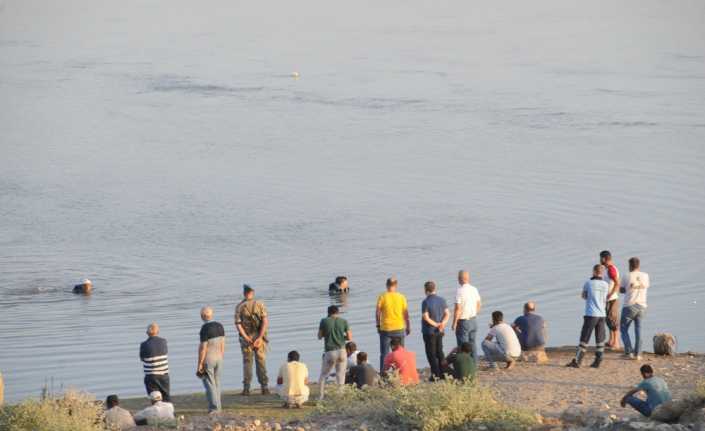 Şırnak’ın Cizre ilçesinde Dicle Nehri’ne serinlemek için giren 2 işçi