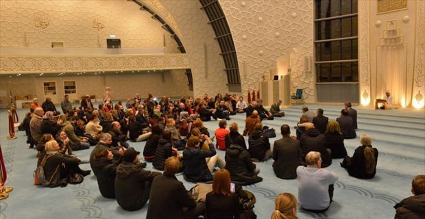 DİTİB Köln Camisi'nin iç süsleme sanatının tanıtıldığı etkinliğe, Türkler ve