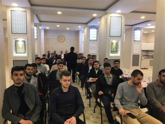 Erzincan Diyanet Gençlik Merkezi İftar Programlarıyla Göz Dolduruyor