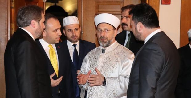 Diyanet İşleri Başkanı Erbaş, "Farklı ülkelerden, farklı ırklardan olmamız bizim