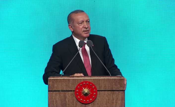 Cumhurbaşkanı Erdoğan, “Birçok provokasyonun sosyal medya üzerinden yapıldığını görüyoruz. Biz
