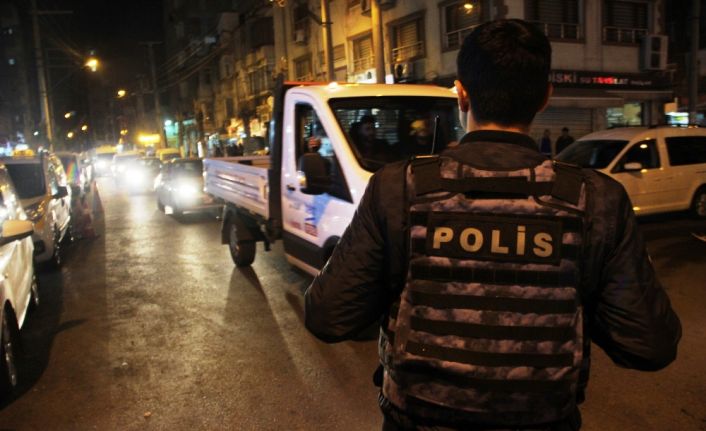 Diyarbakır polisi Bağlar ilçesinde helikopterin destekli geniş kapsamlı asayiş uygulaması