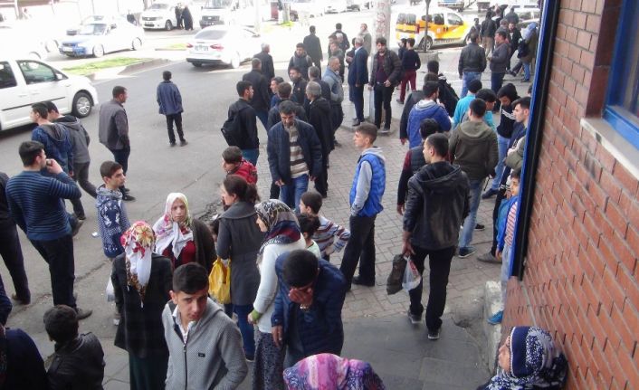 Diyarbakır’da, sokakta sakız ve peçete satan kız çocuklarını taciz ettiği
