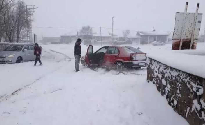 Doğu Anadolu Bölgesi kar yağışının etkisi altına girdi. Kar ve