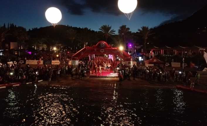 Bodrum’da düzenlenen 9. Uluslararası Arena Aquamasters Yüzme Şampiyonası kapsamında yapılan
