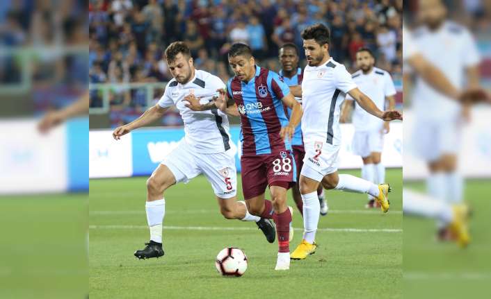 Trabzonspor, kuruluş yıldönümü etkinlikleri kapsamında Samsunspor ile dostluk maçı yaptı.