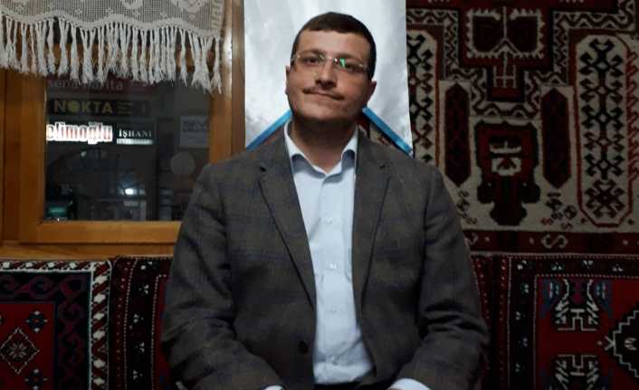 Türkiye Yazarlar Birliği Erzincan Şubesinin düzenlediği söyleşide konuşan Yıldırım Beyazıt