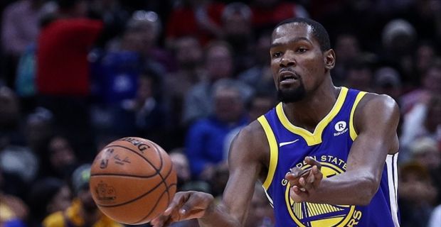 NBA'in iki önemli oyuncusunu karşı karşıya getiren maçta, Lillard'ın forma