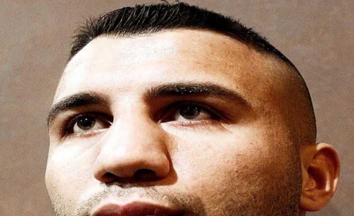 Türk boksör Avni Yıldırım, WBC Dünya Şampiyonu David Benavidez’e meydan