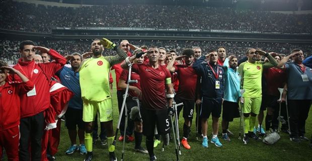 Ampute Milli Futbol Takımı'nın kalecisi Selim Karadağ, "Yola ilk çıktığımızda
