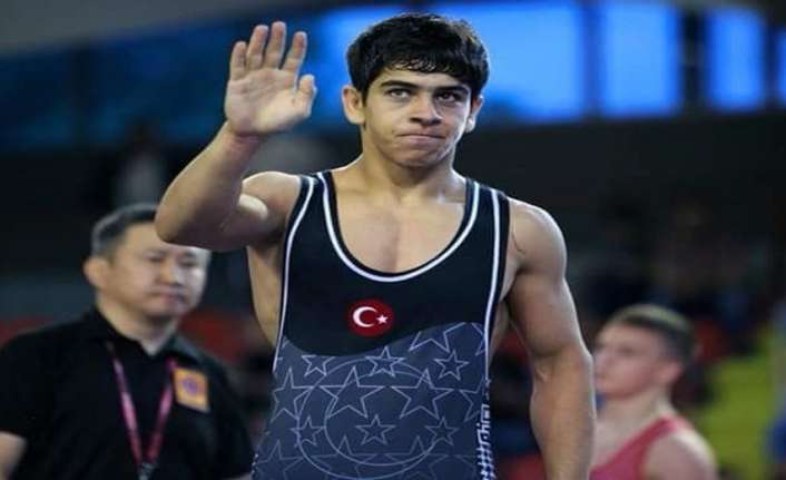 Hırvatistan’ın Zagrep kentinde devam eden Dünya Yıldızlar Serbest Güreş Şampiyonası’nda