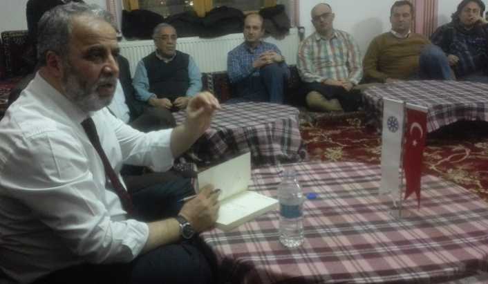 Dünyanın cazibesine kapılmayın Türkiye Yazarlar Birliği Erzincan Şubesinin haftalık sohbetlerinde konuşan Diyanet İşleri