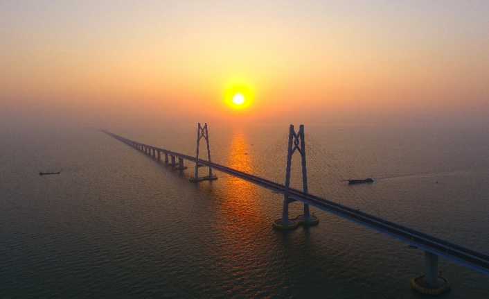 Çin Devlet Başkanı Xi Jinping, dünyanın en uzun deniz köprüsü