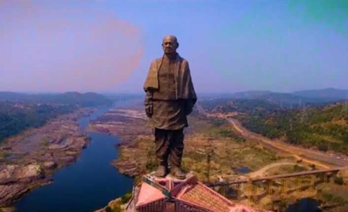 Hindistan’ın Gujarat eyaletinde inşa edilen 182 metre uzunluğundaki dünyanın en