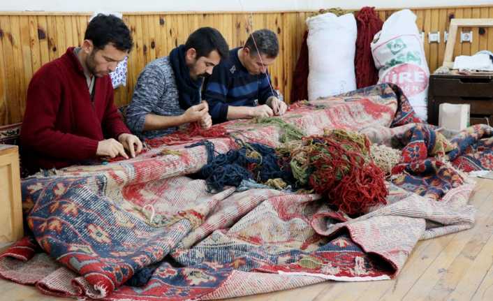 Türkiye’nin en büyük kervansarayının bulunduğu ve dünya çapında halı tamiriyle