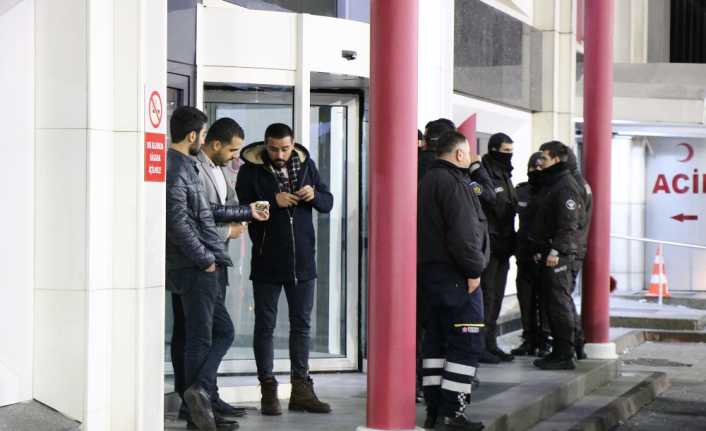 İstanbul Ataşehir’de ‘dur’ ihtarına uymayarak kaçan araca polis ateş açtı.