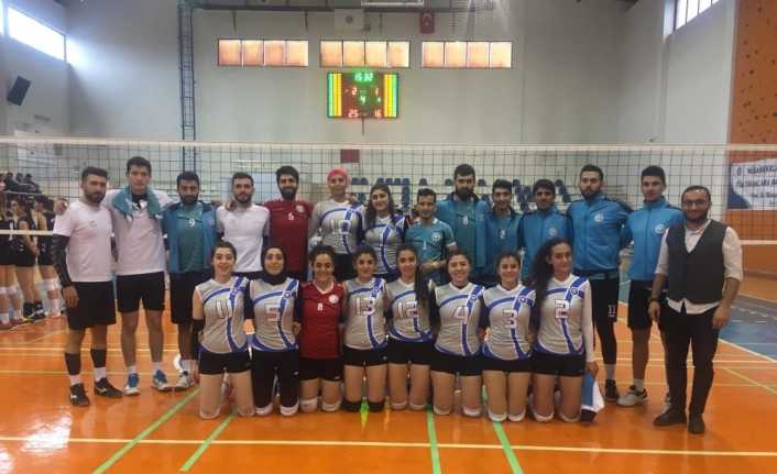 Üniversiteler Federasyonu tarafından düzenlenen Üniversiteler Voleybol 1. Lig’e yükselme müsabakalarında