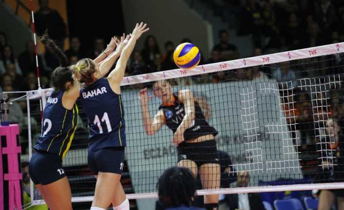 Vestel Venus Sultanlar Ligi 4. hafta maçında Fenerbahçe’yi konuk eden