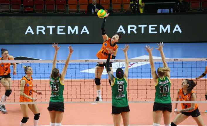 2019 CEV Şampiyonlar Ligi B Grubu ilk maçında Uralochka-NTMK Ekaterinburg
